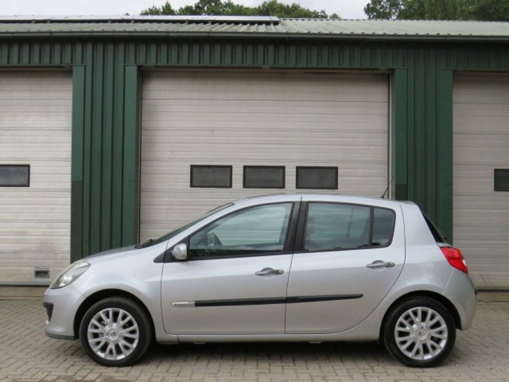 Renault Clio 1.6-16V RIP CURL