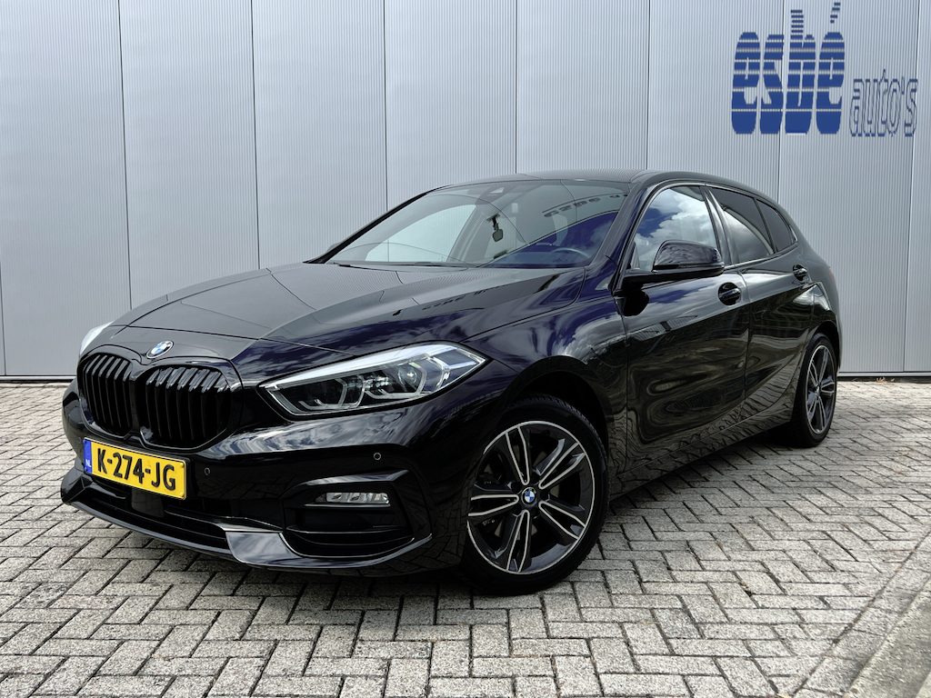 BMW 1-Serie 118i Automaat Sportline Executive Edition Navi Prof Sportstoelen Led koplampen 17 Inch Velgen Dab Parkeersensoren v+a Shadow Line Getint Glas NL Auto