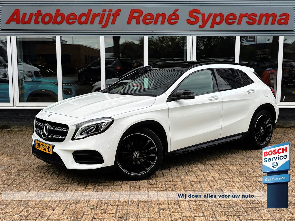 Mercedes-Benz GLA 180 Premium | AMG Pakket | Night Pakket | Pano | Achterruitrij Camera | Stoelverwarming