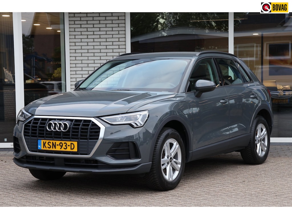 Audi Q3 45 TFSI Hybrid Edition Camera Trekhaak App-connect Stoelverwarming