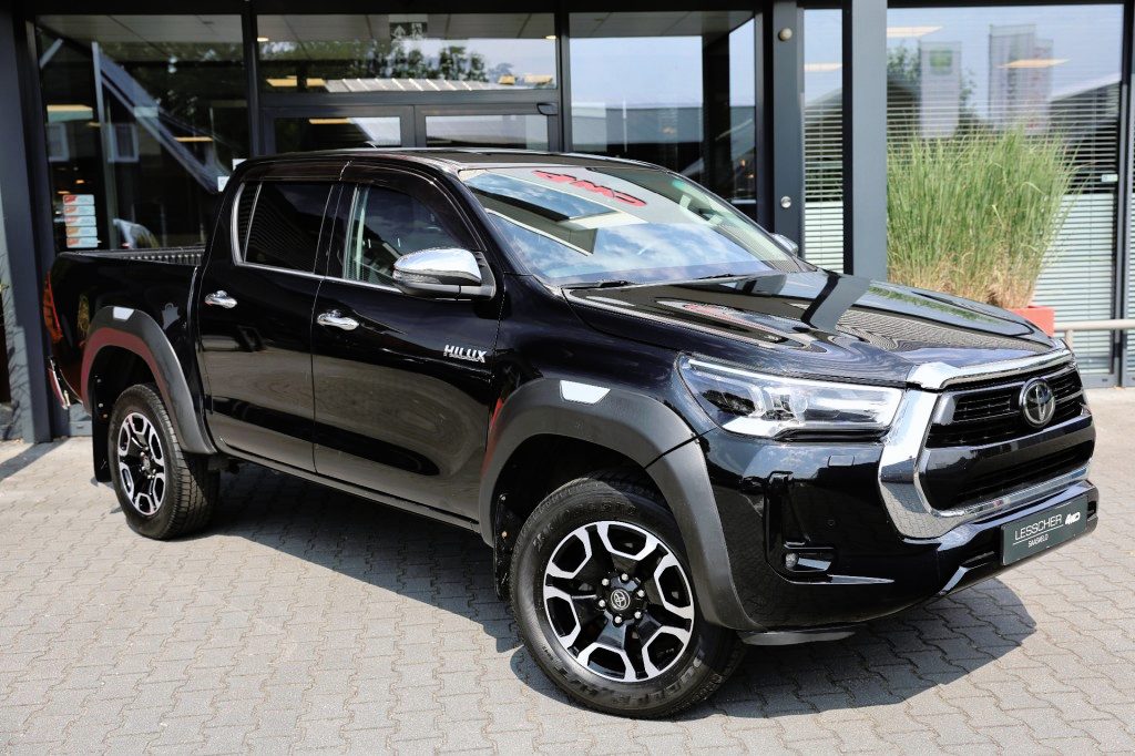 Toyota Hilux 2.8 D-4D DUBBEL CABIN PROFESSIONAL A/T 2 ZITS VAN 4WD