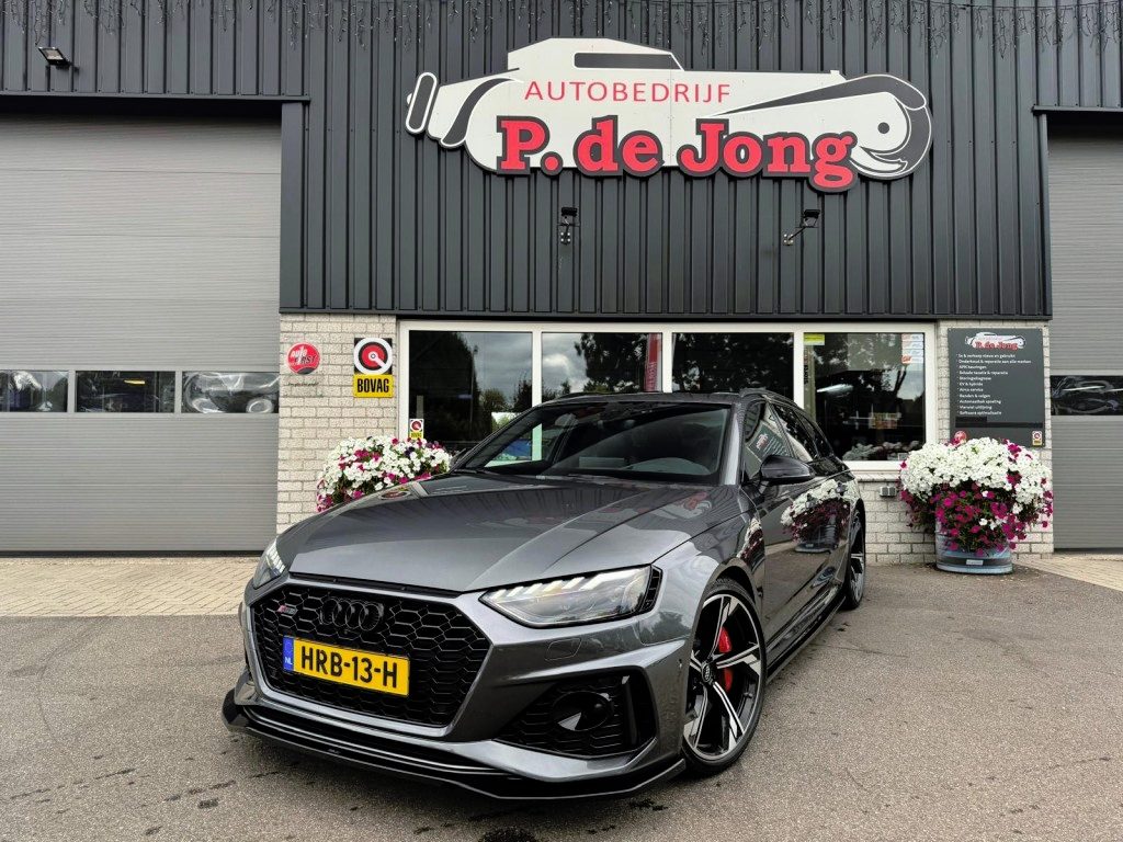 Audi RS4 2.9 TFSI RS4 QUATTRO Keramisch B&amp;O Pano HUD Massage RS stoelen Alcantara Memory
