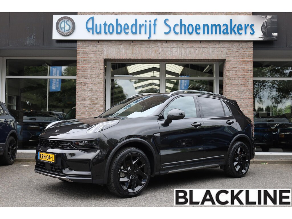 Lynk & Co 01 1.5 MY23! BLACKLINE! ZWARTE-HEMEL ROLHOES MY23 360-CAMERA PANO/SCHUIF INFINITY DAB NAVI CARPLAY STOELVERWARMING ELEK.ACHTERKLEP 20"LMV