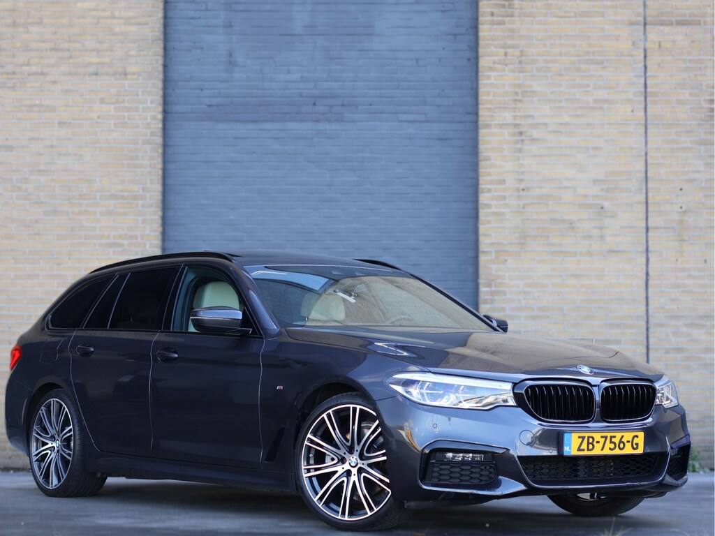 BMW 5-Serie Touring 520i M Sport | 20" Individual 759i | Pano | HUD | Harman/Kardon | Leder |