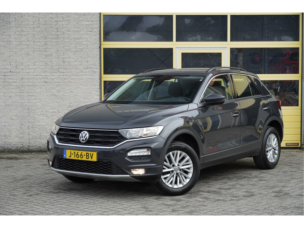 Volkswagen T-Roc 1.0 TSI Style BJ2020 Lmv 16" | Led | Pdc | Afneembare trekhaak | App-Connect | Navi | Airco | Cruise control | Getint glas