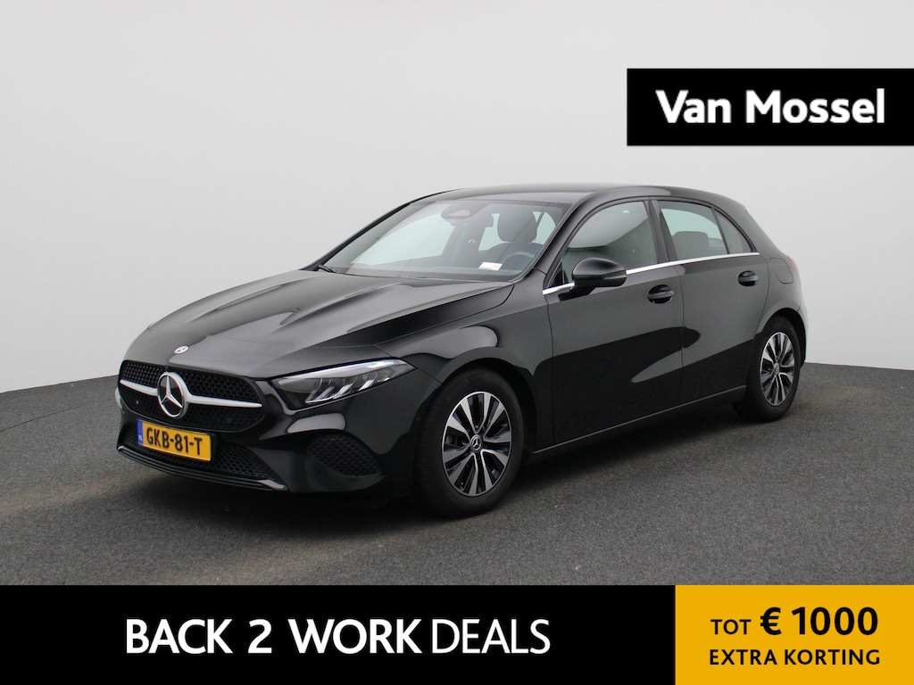 Mercedes-Benz A-klasse 180 Star Edition | Automaat | Achteruitrijcamera | Parkeersensoren | Stoelverwarming | Climate Control |