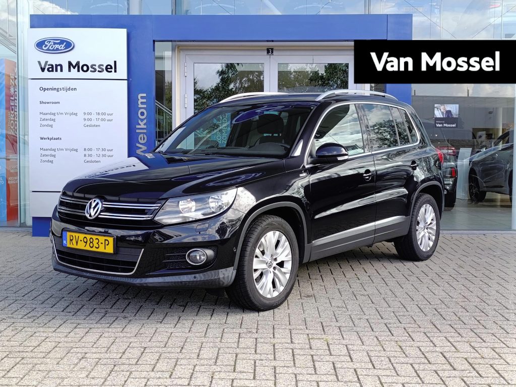 Volkswagen Tiguan 1.4 TSI Sport&Style | Trekhaak | Stoelverwarming | Climate Control | PDC V+A | Navigatie | Cruise Control
