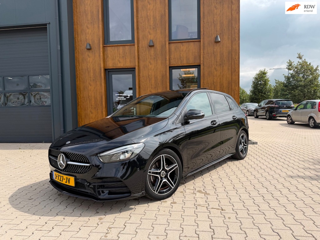 Mercedes-Benz B-klasse 180 Business Solution AMG l PANO l WIDESCREEN