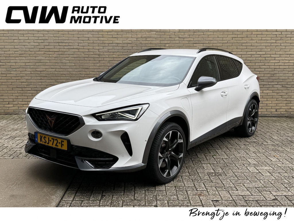 CUPRA Formentor 1.4 e-Hybrid VZ Performance | Trekhaak elektrisch wegklapbaar | Carplay | Camera | Adaptieve Cruise | Stoel & Stuurverwarming | Sportstoelen | Virtual Cockpit | Lane assist | Sfeerverlichting | Volledig dealeronderhouden