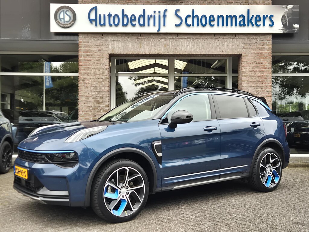 Lynk & Co 01 1.5 TREKHAAK! 360-CAMERA STOELVERW. PANO/SCHUIF MEMORY INFINITY DAB NAVI CARPLAY ELEK.ACHTERKLEP 20"LMV