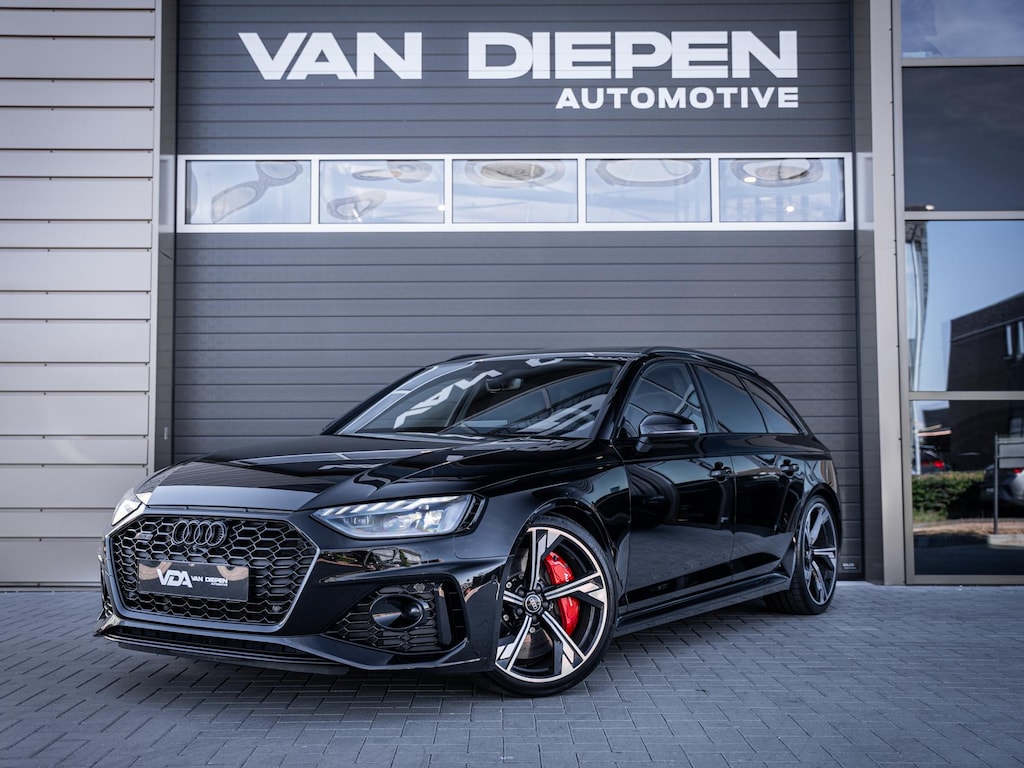 Audi RS4 Avant 2.9 TFSI quattro competition plus - Dynamic + l Ceramic l RDC l Pano l HUD