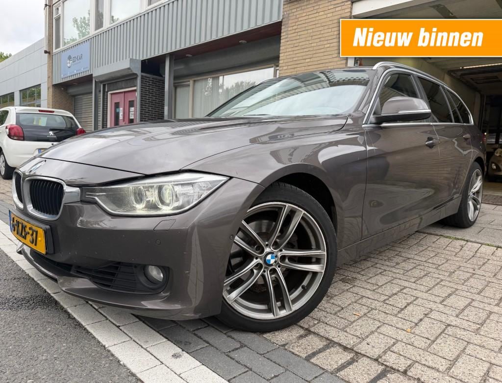 BMW 3-Serie 320i High Executive HUD SPORT STOELEN LEER NETTE AUTO NAP APK 8-2027