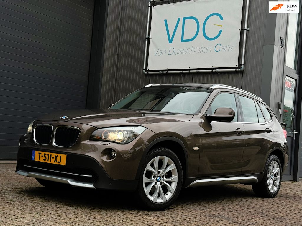 BMW X1 SDrive18i Executive | 150 PK | Leder | Panoramadak