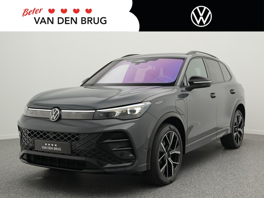 Volkswagen Tiguan R-Line 1.5 eHybrid 204 PK | Matrix LED IQ | Trekhaak | Elek. Achterklep | 360 Camera | Side Assist | DCC | Stoel & Stuurverwarming |