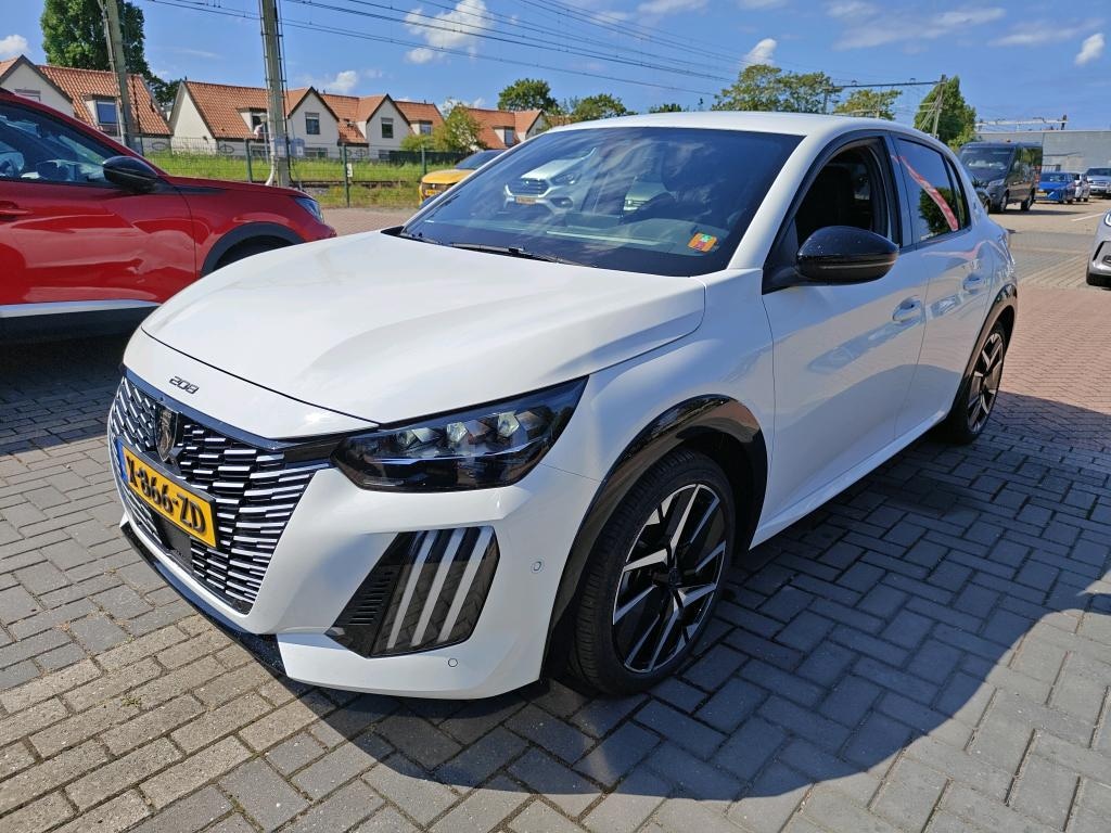 Peugeot e-208 EV GT 51 kWh | Adaptive Cruise | Stoelverwarming | Alcantara | 360 Camera | Dodehoek-Detectie |