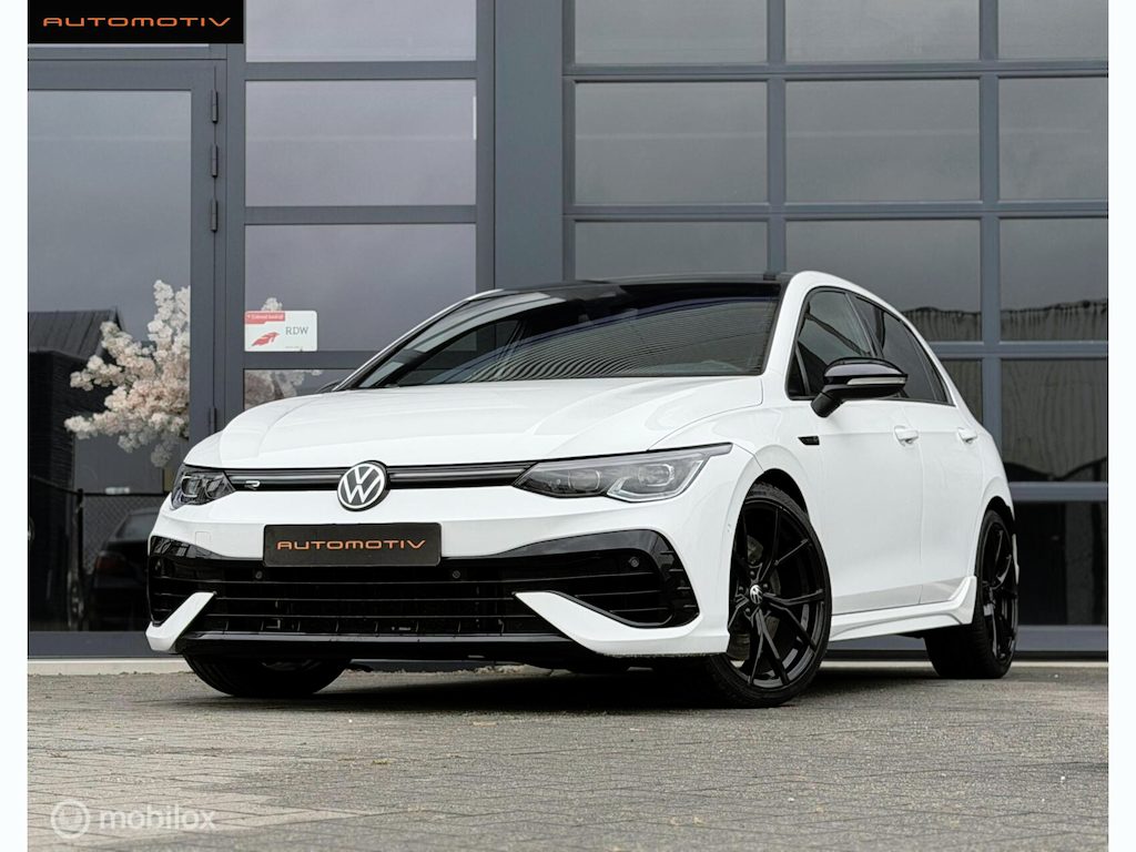 Volkswagen Golf 2.0 TSI R 4Motion PANO / AKRA / IQ-light / H&k