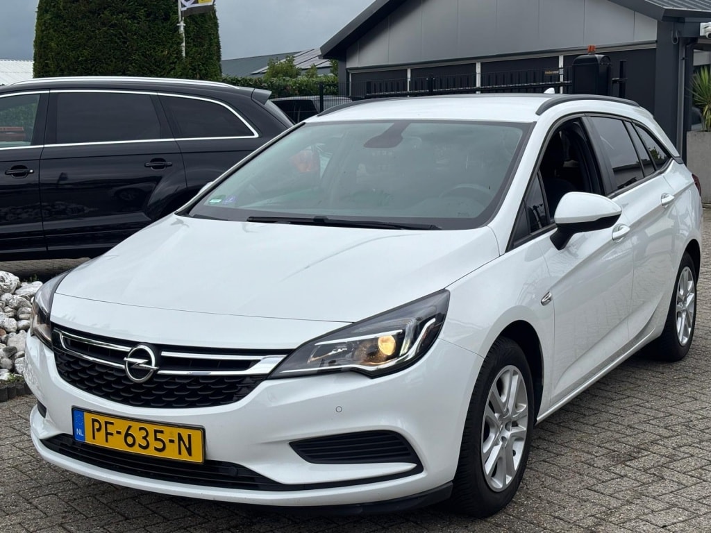 Opel Astra Sports Tourer 1.0 Online Editio 2017 Wit Trekhaak NL Audi