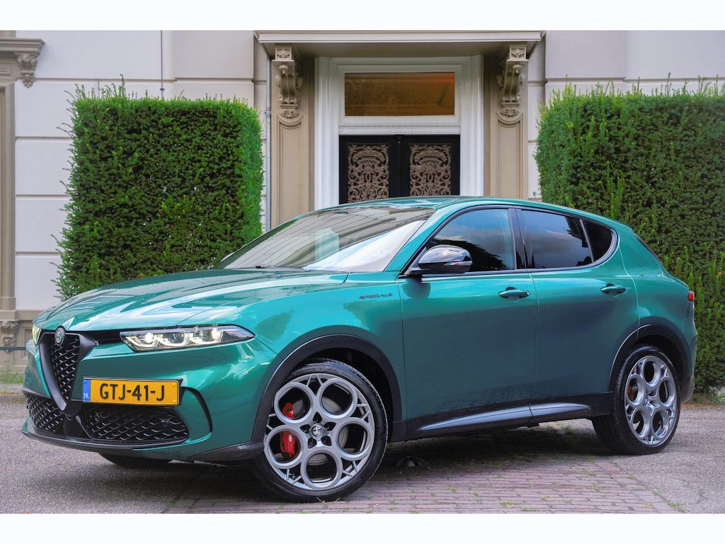 Alfa Romeo Tonale 1.5T Hybrid Edizione Speciale TREKHAAK | ADAPTIVE | CAMERA | CARPLAY| BLIND SPOT