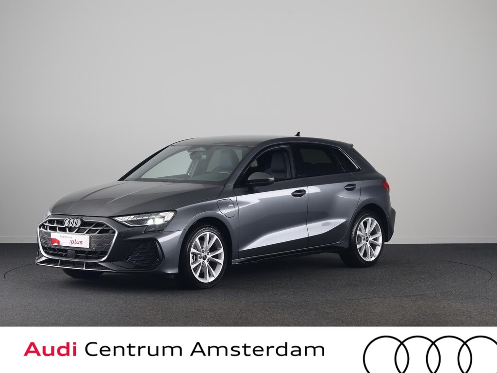 Audi A3 Sportback 40 TFSI e S edition 204 pk S-tronic | Verlengde garantie | Navigatie | Parkeersensoren (Park assist) | Achteruitrijcamera | Adaptieve cruise control | Autom. airco (3 zones) | S-Line |