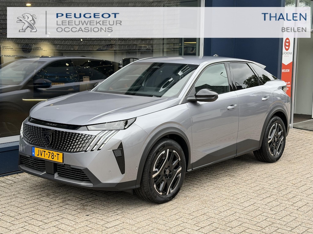 Peugeot 3008 1.6 plug-in Hybrid 195 Allure | Afneembare trekhaak 1550 KG | Tot 8 jaar Garantie | Stekkerhybride tot 85 KM Elektrisch Rijden | Navigatie | Stuurverwarming | 360 Graden Camera | Keyless Entry | LED Verlichting | 19" Lichtmetalen Velgen |