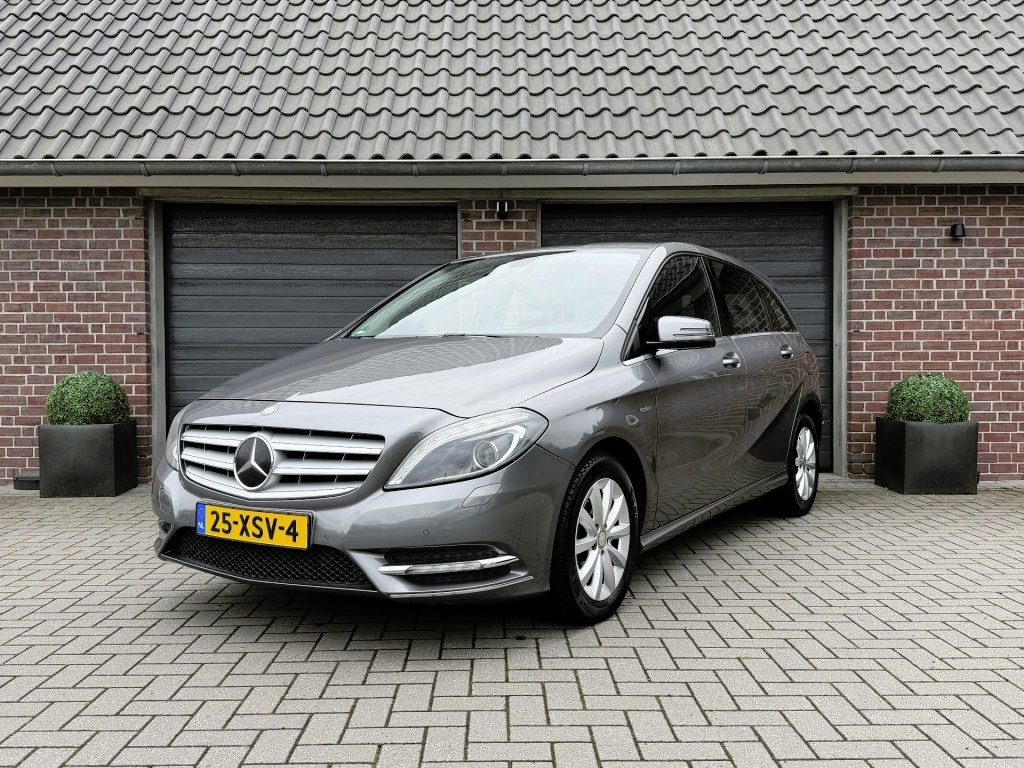 Mercedes-Benz B-klasse B180 AMBITION NAVI STOELVERWARMING LED PDC