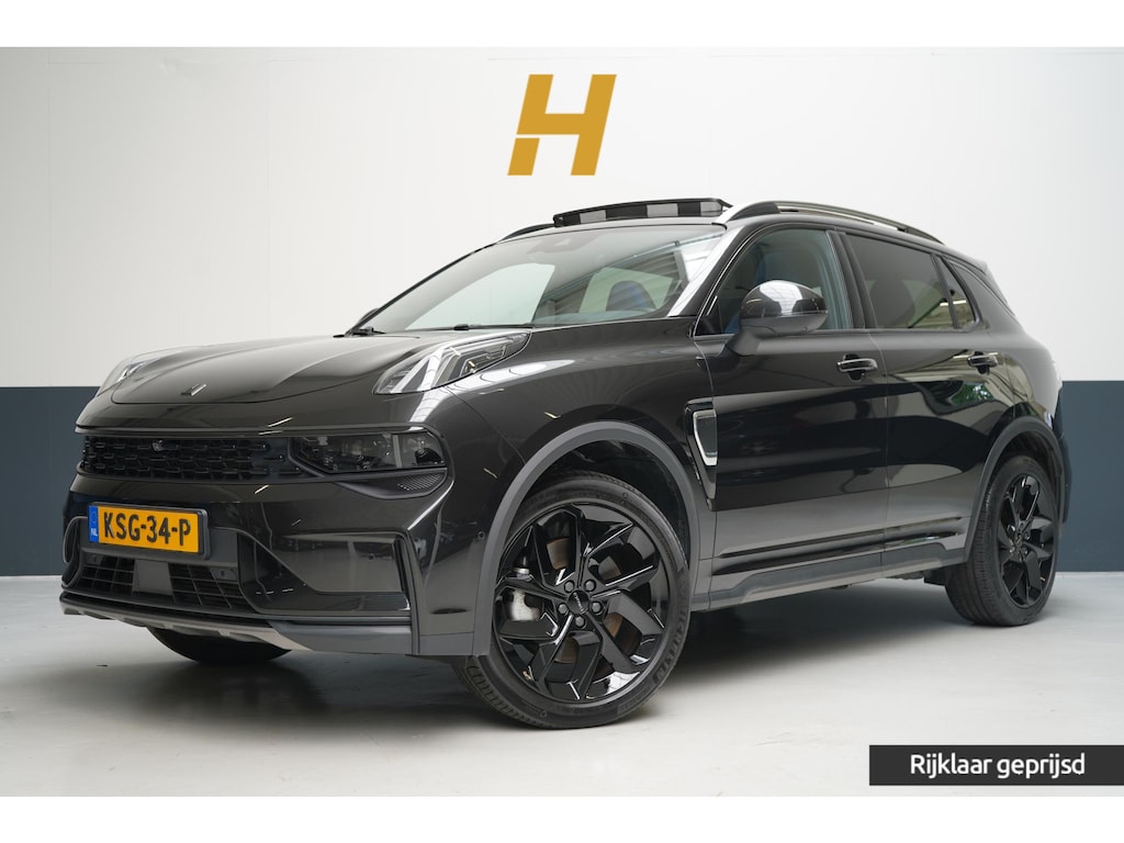Lynk & Co 01 1.5 | Zwart optiek | Panoramadak | Camera | Navigatie | Memory | Lm velgen
