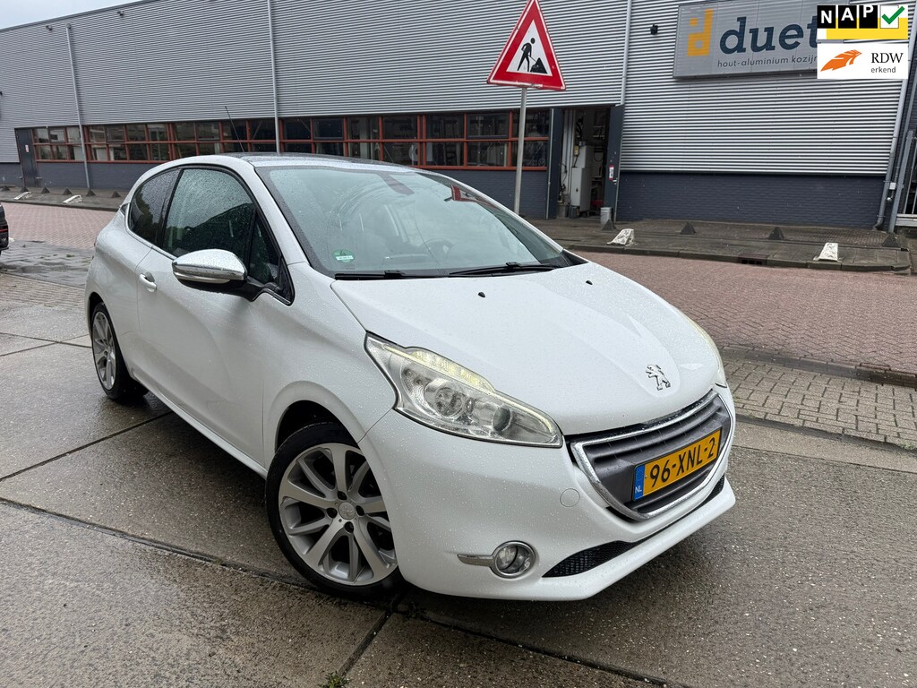Peugeot 208 1.6 VTi Allure GLAS DAK CLIMA APK Half LEER