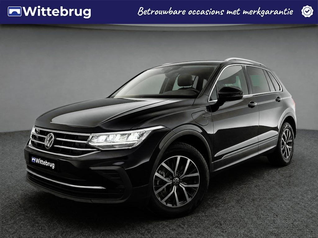 Volkswagen Tiguan 1.4 TSI eHybrid 245pk DSG Life / Trekhaak / Virtual Cockpit / Navigatie / App-Connect / Stuur & Stoelverwarming / 17" LMV **
