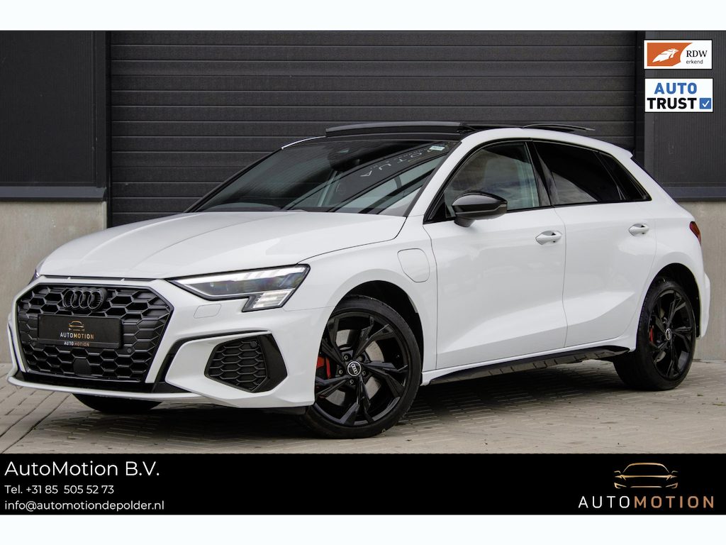 Audi A3 Sportback 45 TFSIe S line Competition PANO MAXTON MATRIX CAMERA KEYLESS