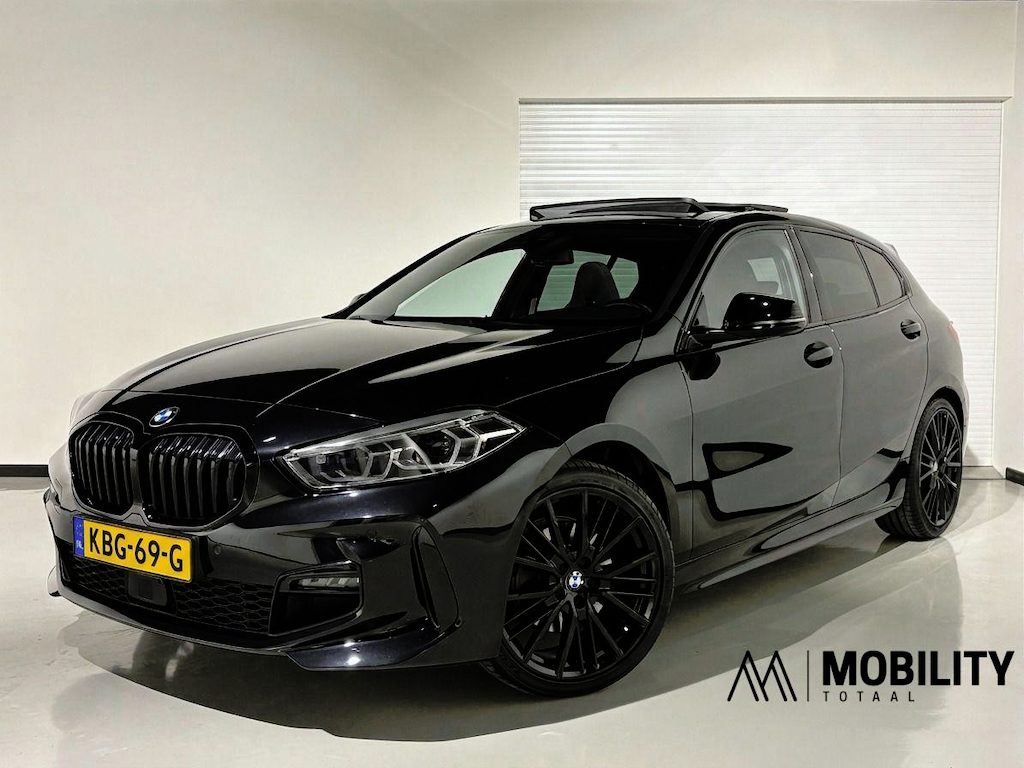 BMW 1-Serie 118i M Sport |PANODAK|KUIPSTOELEN|H&K|19''|ACC|HUD|CAM|SFEER|High Executive|LED|APPLE|