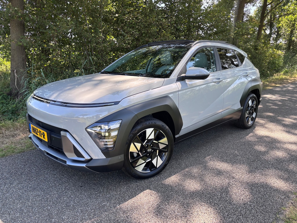 Hyundai Kona 1.6 GDI HEV Premium Sky Automaat Glazen schuif- en kanteldak, Luxe uitvoering!