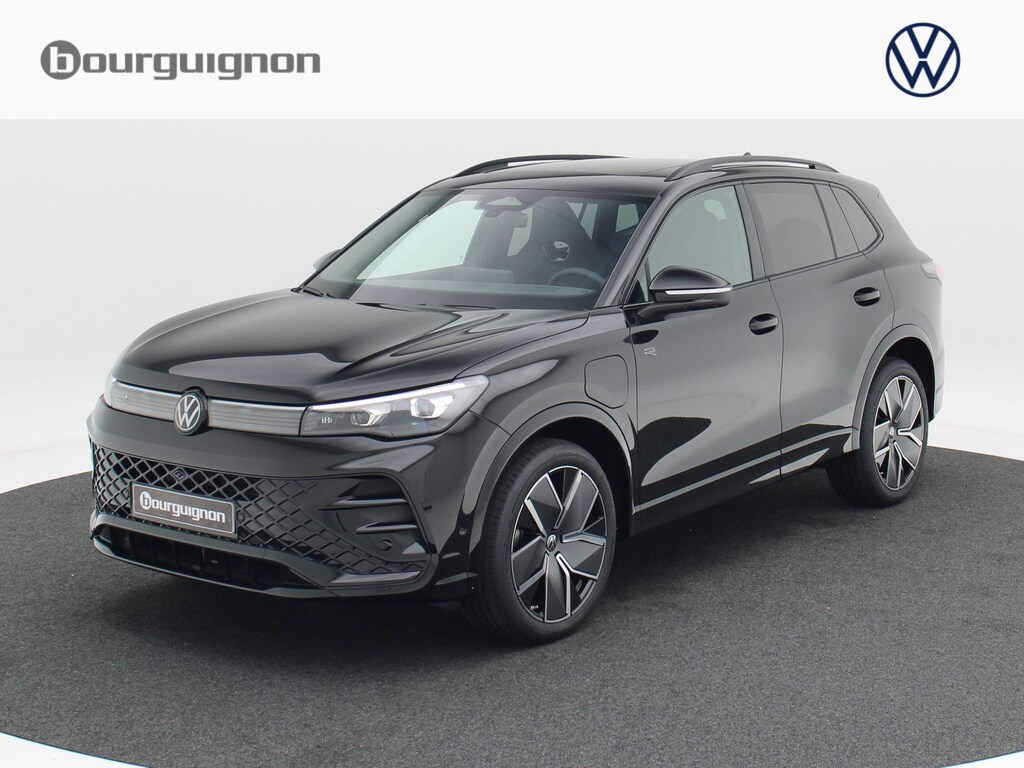 Volkswagen Tiguan R-Line Edition 1.5 eHybrid 272 PK | Trekhaak | Pano | Adaptief Onderstel | 360 Camera | HUD | ACC |