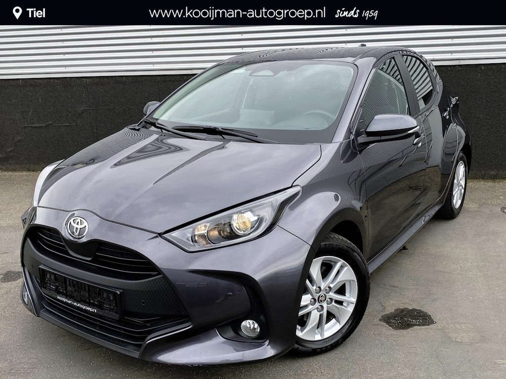 Toyota Yaris 1.5 Hybrid 115 Business Parkeersensoren rondom, Stoelverwarming, Achteruitrij camera, Adaptieve cruise control, Apple CarPlay/Android Auto