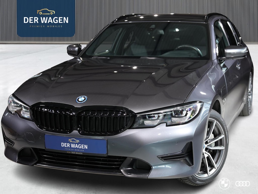 BMW 3-Serie 330E xDrive SPORTLINE / DODEHOEK / AMBIENTE / TREKHAAK / HIFI / CAMERA / 18"