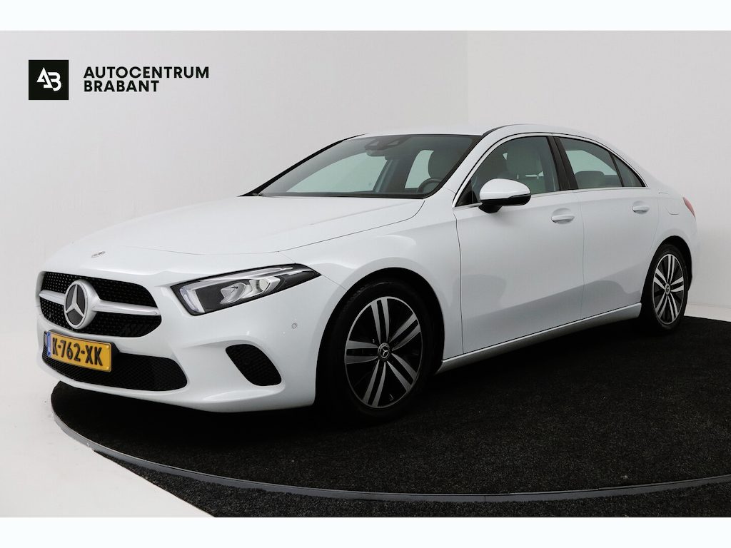 Mercedes-Benz A-klasse 180 Business Solution Luxury (SFEERVERLICHTING, STOELVERWARMING, 1e EIGENAAR, ACHTERUITRIJ