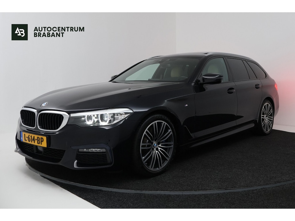 BMW 5-Serie Touring 540i xDrive High Executive (PANORAMADAK, ADAPTIEVE CRUISE, SFEERVERLICHTING, DEALER ONDERH