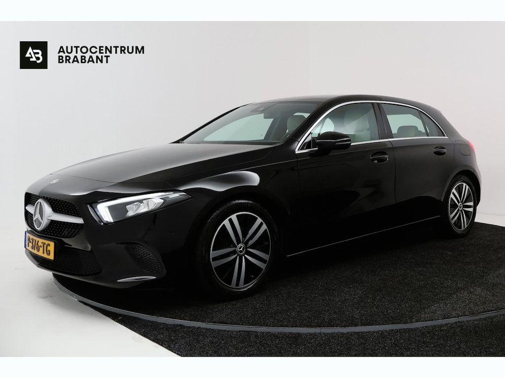 Mercedes-Benz A-klasse 180 Business Solution Luxury (STOELVERWARMING, SFEERVERLICHTING, NAVIGATIE, CAMERA, PARKEE