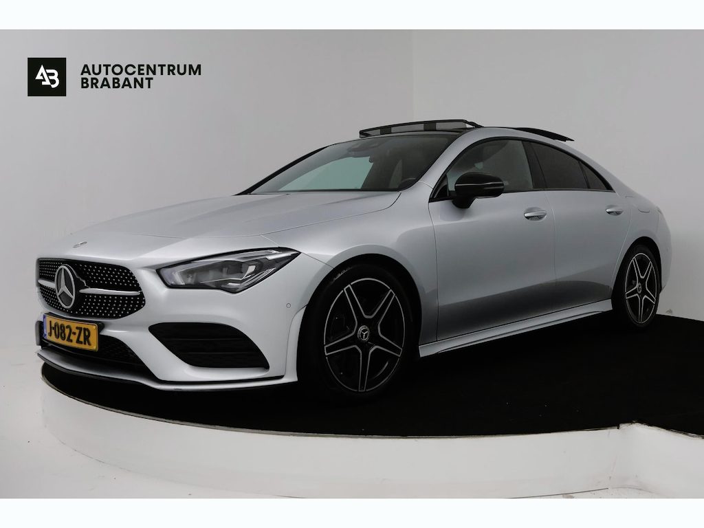 Mercedes-Benz CLA 200 Business Solution AMG (PANO, TREKHAAK WEGKLAPBAAR, SFEERVERLICHTING, STOELVERWARMIN)