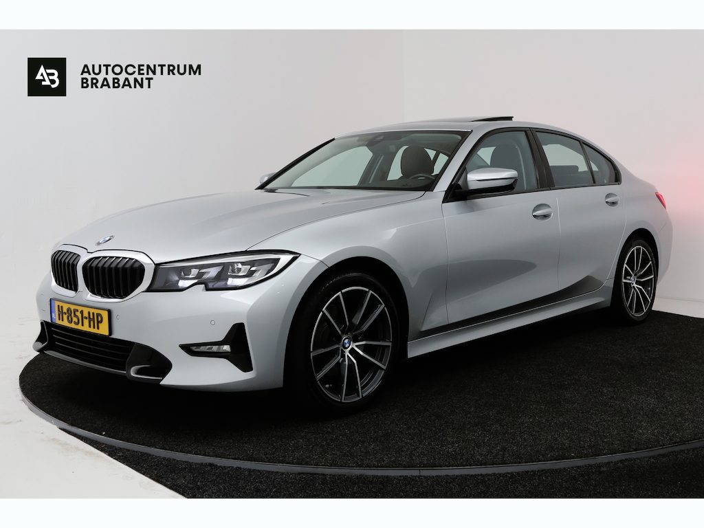 BMW 3-Serie 320i Executive Edition (PANORAMADAK, SFEERVERLICHTING, PDC, DEALER ONDERHOUDEN)