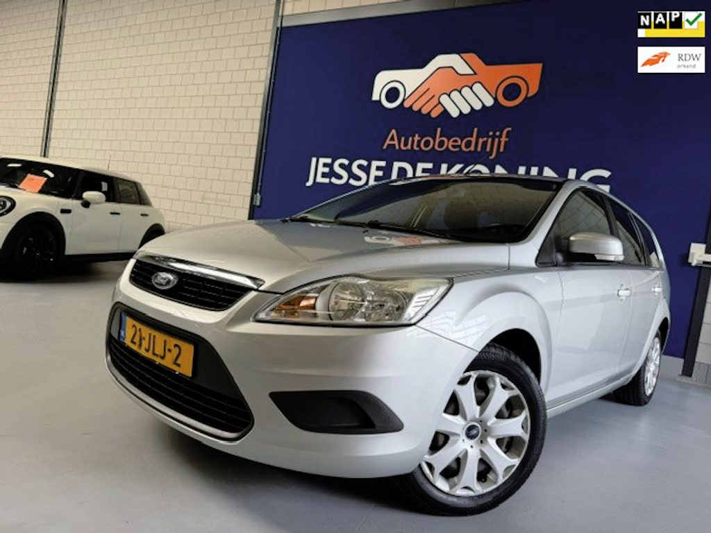 Ford Focus Wagon 1.6 Trend /bj.2009 / kleur: grijs / airco / trekhaak / cruise control / stereo / NAP met 241944 km./ APK 01/2027.