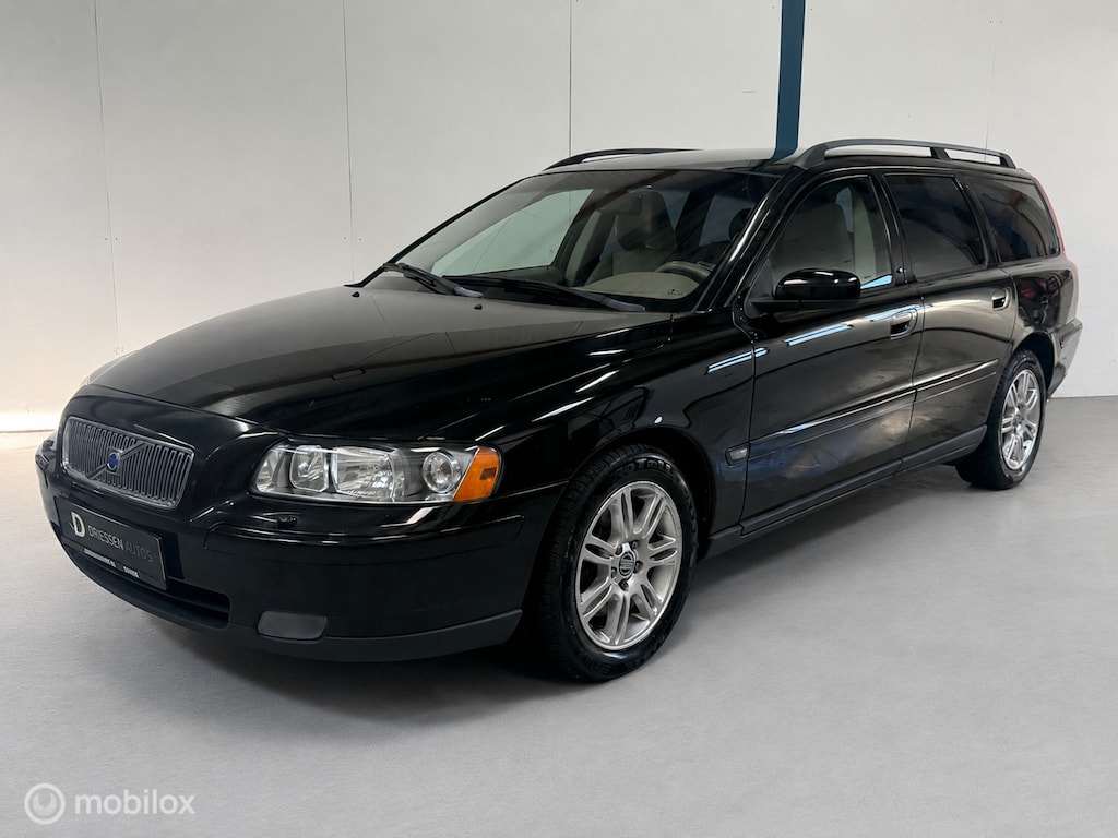 Volvo V70 2.5T Momentum AUTOMAAT / LEER