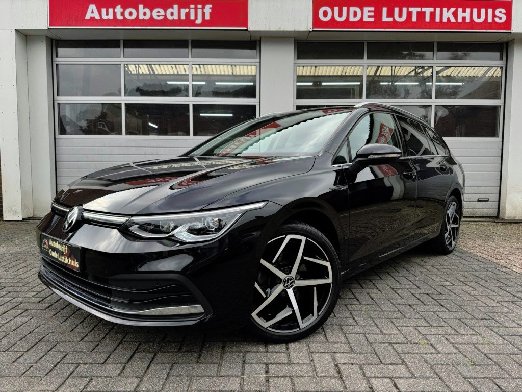 Volkswagen Golf Variant 1.5 eTSI ACT DSG Style Camera ACC IQ.Light App-Connect Navi