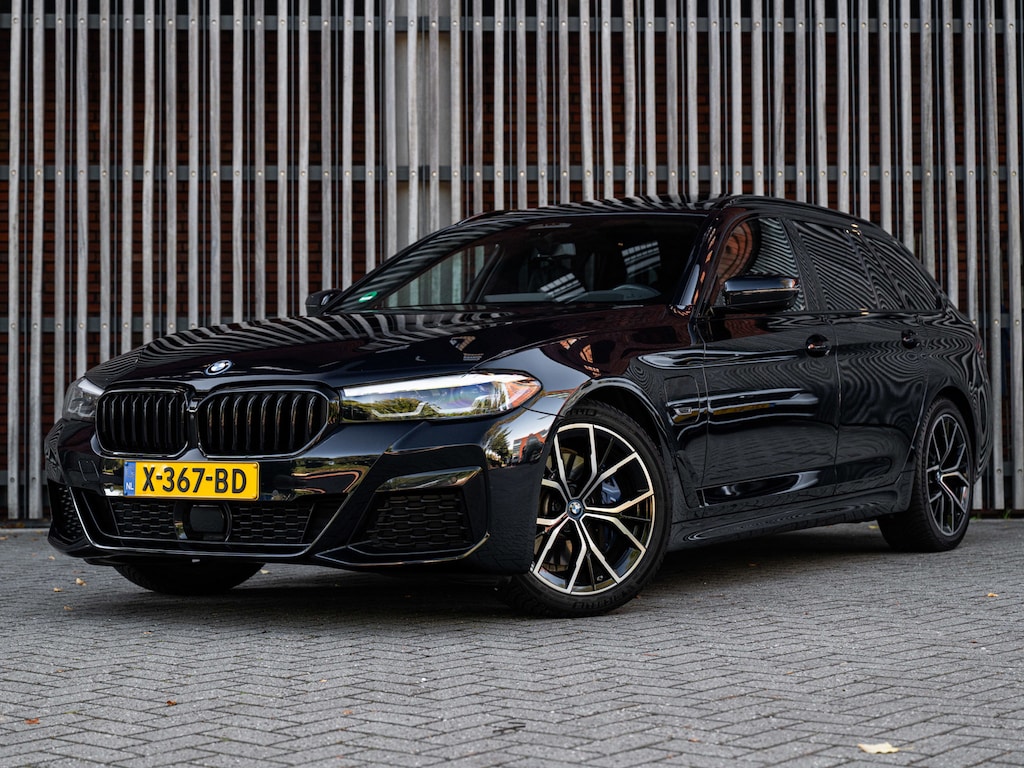 BMW 5-Serie Touring 530e High-Exe. M-Sport |Panorama|HUD|ACC|NappaLeder|DEALER ONDH.|360-cam|Trekhaak|Standkachel|LED|NIEUWSTAAT|