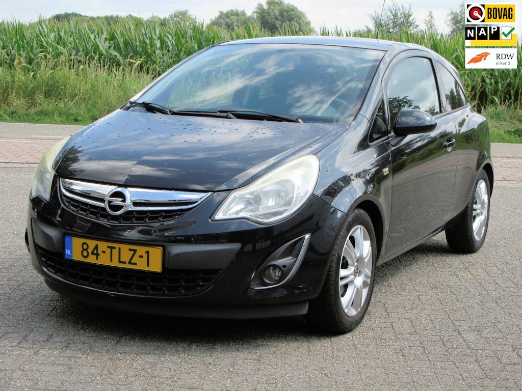 Opel Corsa 1.4-16V Color Edition + Parkeersensoren