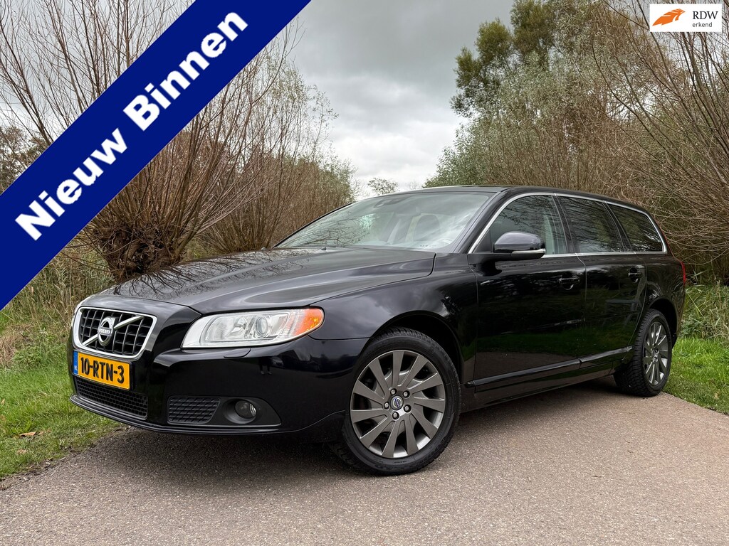 Volvo V70 1.6 T4 Limited Edition Automaat / Leder / Navi / 17" Velgen / Clima / Stoelverwarming / Trekhaak / PDC / Xenon / Cruise