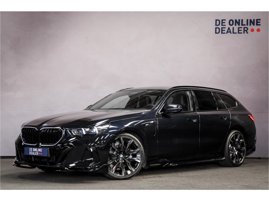 BMW 5-Serie Touring 530e M Sport Shadow |Pano|Leder|Sfeer|360cam|21inch