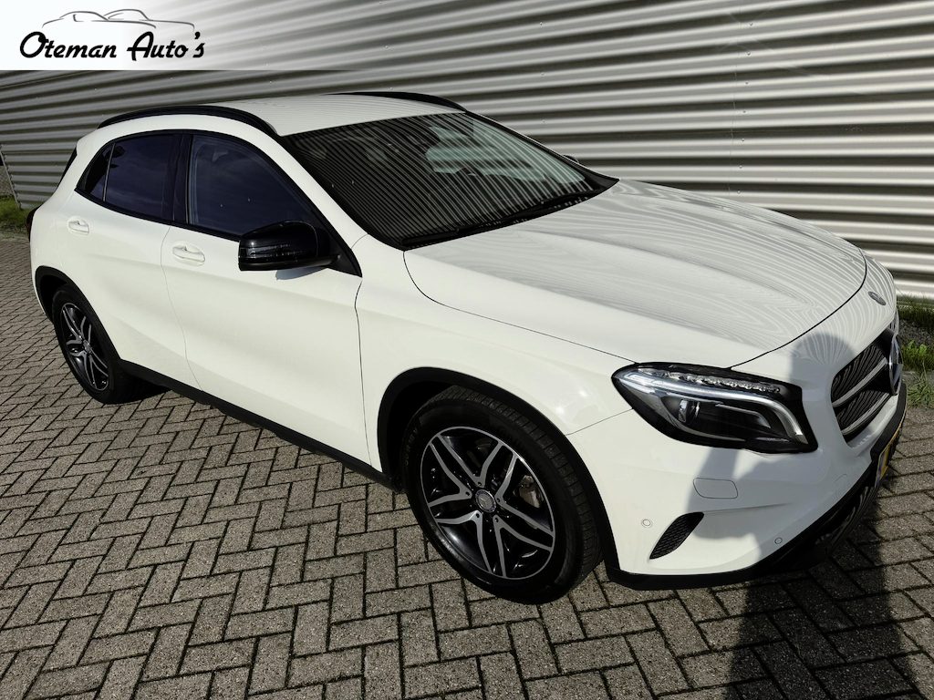 Mercedes-Benz GLA 200 Trekhaak Leder Night