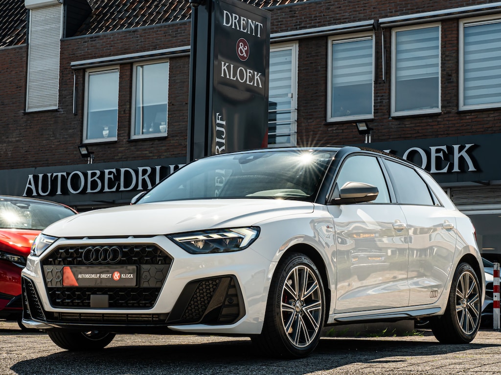 Audi A1 Sportback 40 TFSI S Line BLACK OPTIC 17 INCH LED VIRTUAL DASH