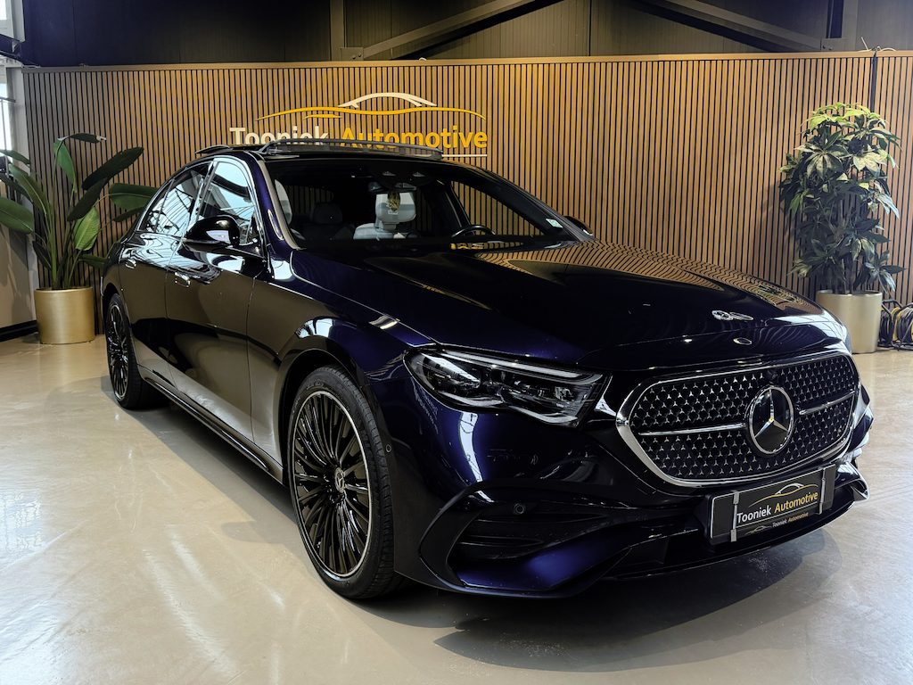 Mercedes-Benz E-klasse 300 e AMG Line Pano, Keyless, Full Options