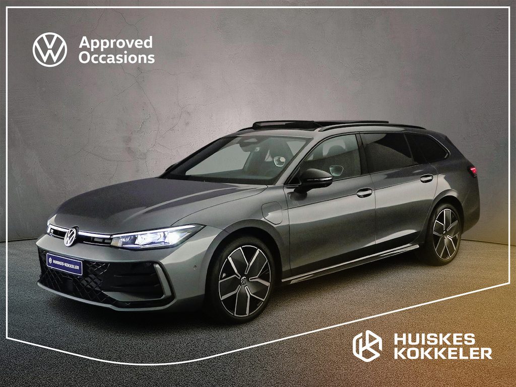 Volkswagen Passat Variant R-Line Edition 1.5 TSI eHybrid 272pk DSG Automaat Trekhaak, Panoramadak, Adaptive cruise control, Black Style, Navigatie, LED matrix koplampen